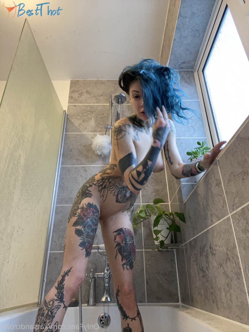 Photo by katsandcrows published on December 13,2024 15:03:34 - BestThots