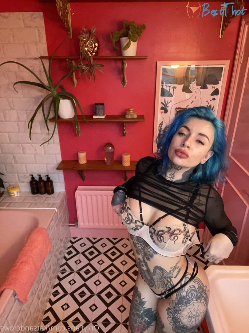 Photo by katsandcrows published on December 13,2024 15:04:29 - BestThots