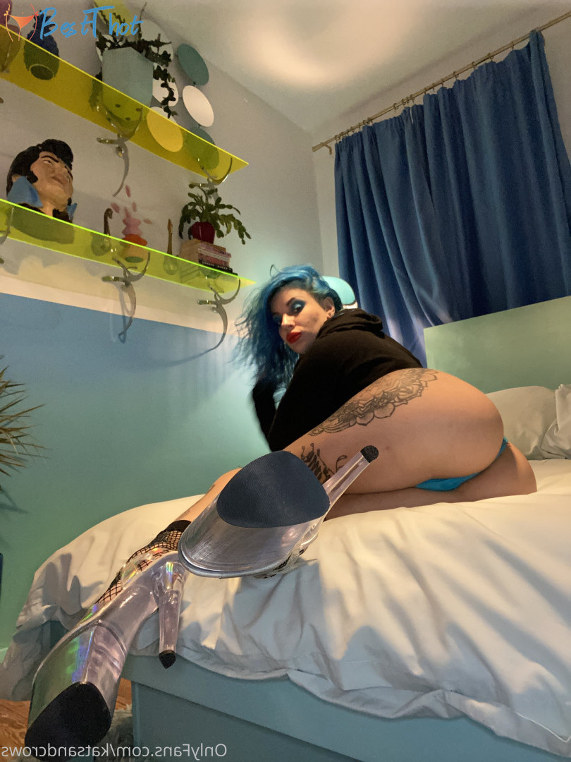 Photo by katsandcrows published on December 13,2024 15:04:46 - BestThots