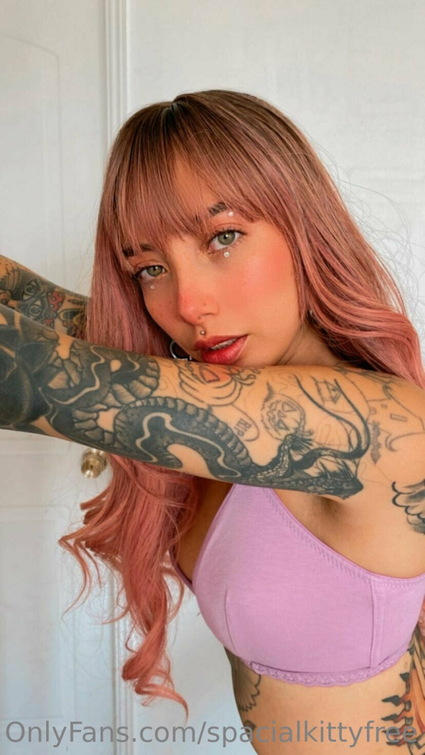 Photo by spacialkittyfree published on May 17,2023 17:32:24 - BestThots