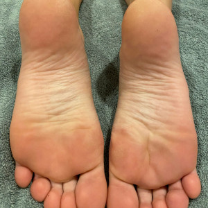 myposedtoes #2305993