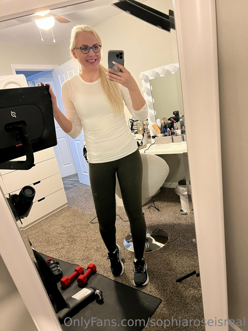 Photo by sophiaroseisreal published on May 17,2023 18:40:24 - BestThots