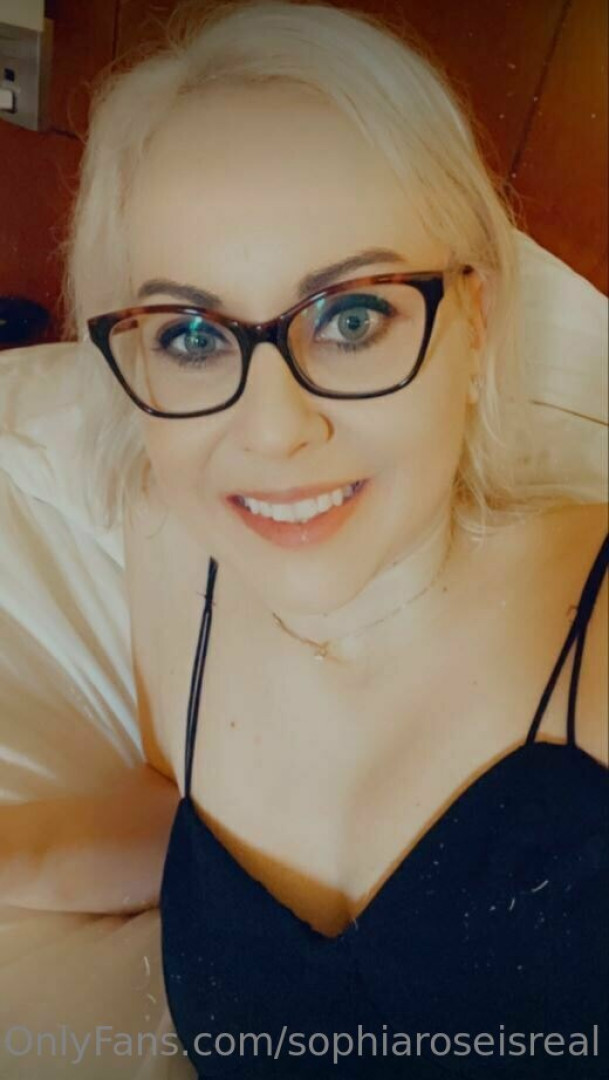 Photo by sophiaroseisreal published on May 17,2023 18:41:38 - BestThots