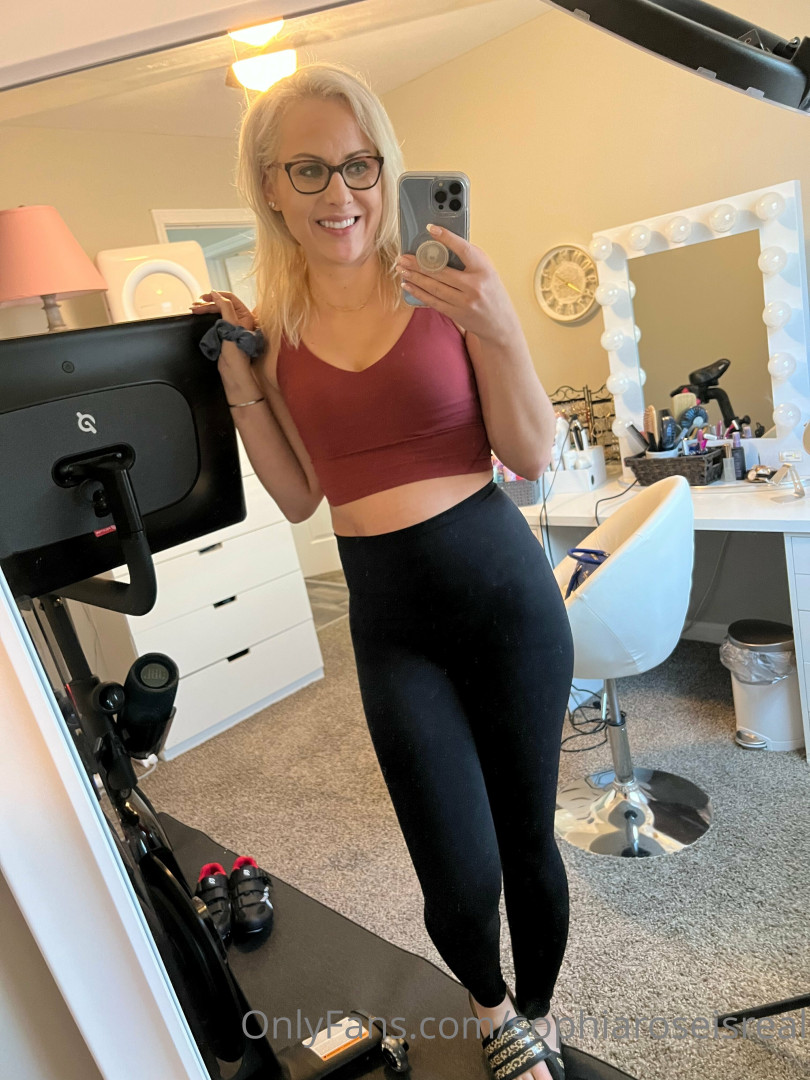 Photo by sophiaroseisreal published on May 17,2023 18:41:49 - BestThots