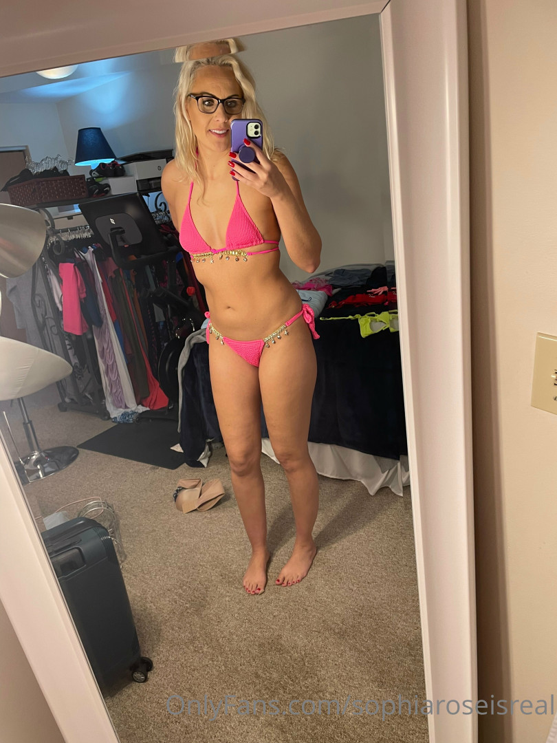 Photo by sophiaroseisreal published on May 17,2023 18:42:31 - BestThots