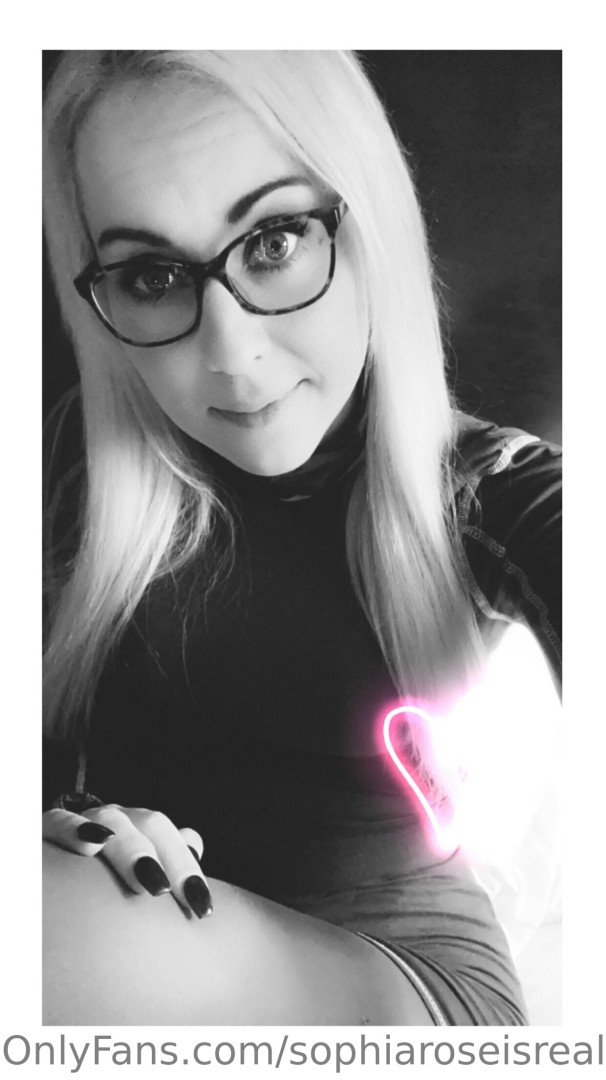 Photo by sophiaroseisreal published on May 17,2023 18:43:43 - BestThots