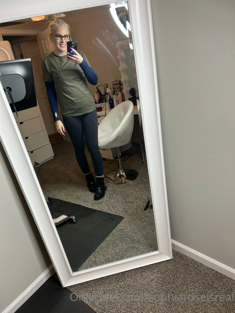 Photo by sophiaroseisreal published on May 17,2023 18:45:27 - BestThots