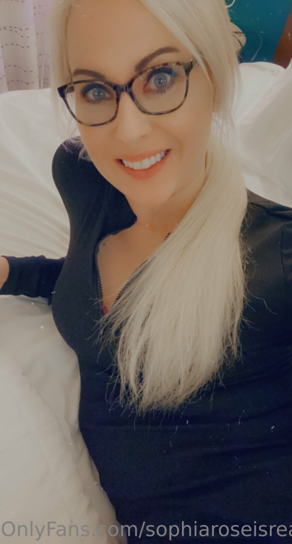 Photo by sophiaroseisreal published on May 17,2023 18:46:03 - BestThots