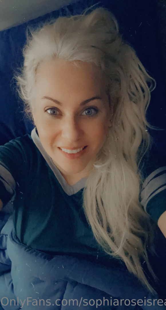 Photo by sophiaroseisreal published on May 17,2023 18:46:16 - BestThots