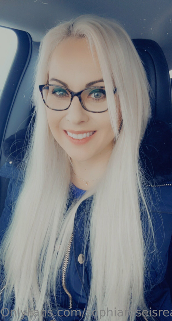 Photo by sophiaroseisreal published on May 17,2023 18:46:20 - BestThots