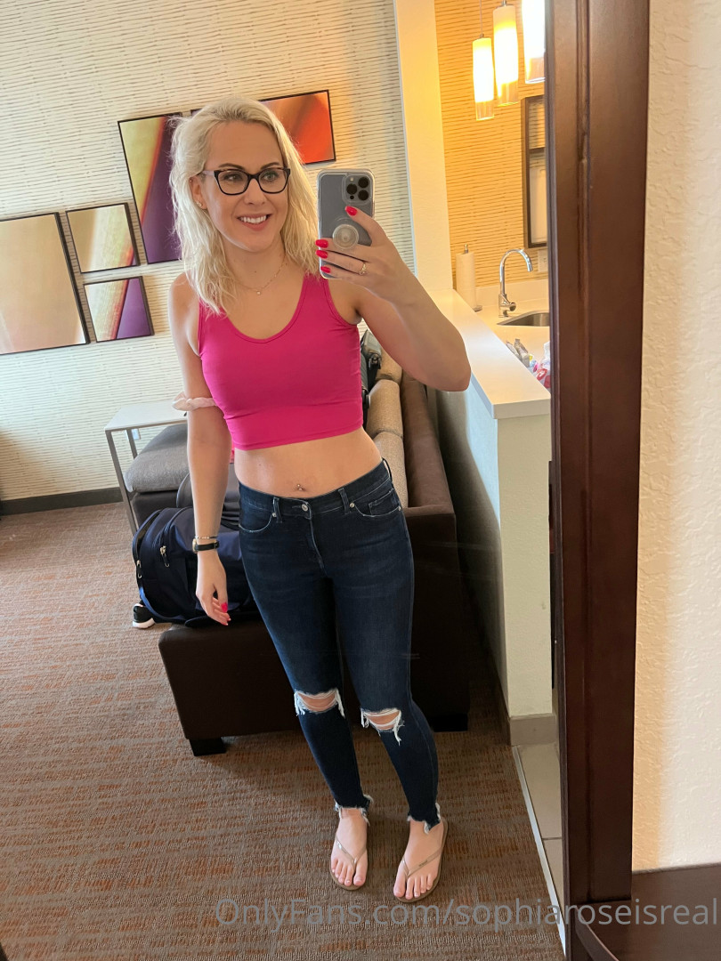 Photo by sophiaroseisreal published on May 17,2023 18:46:34 - BestThots