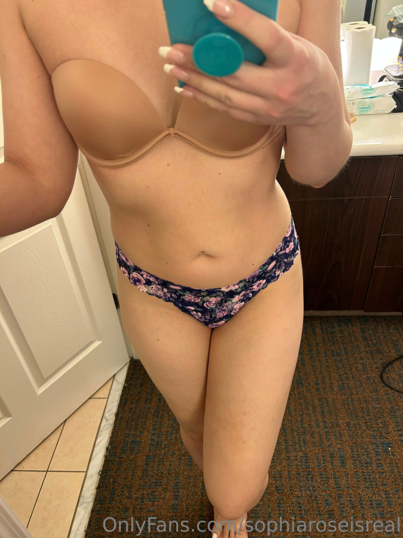 Photo by sophiaroseisreal published on May 17,2023 18:46:43 - BestThots