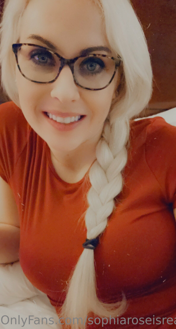 Photo by sophiaroseisreal published on May 17,2023 18:46:49 - BestThots