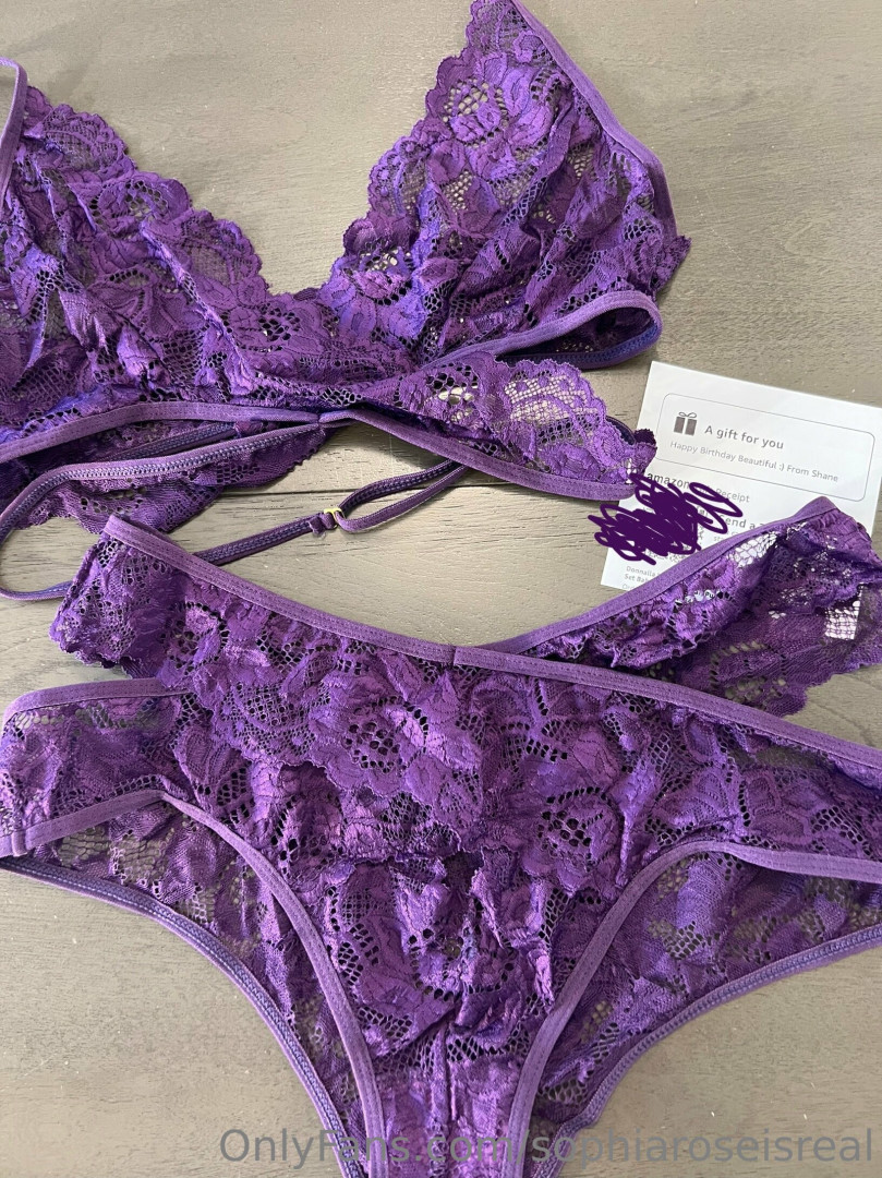 Photo by sophiaroseisreal published on May 17,2023 18:47:29 - BestThots