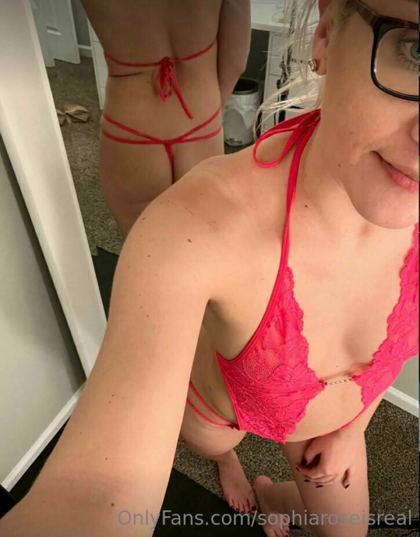 Photo by sophiaroseisreal published on May 17,2023 18:47:39 - BestThots