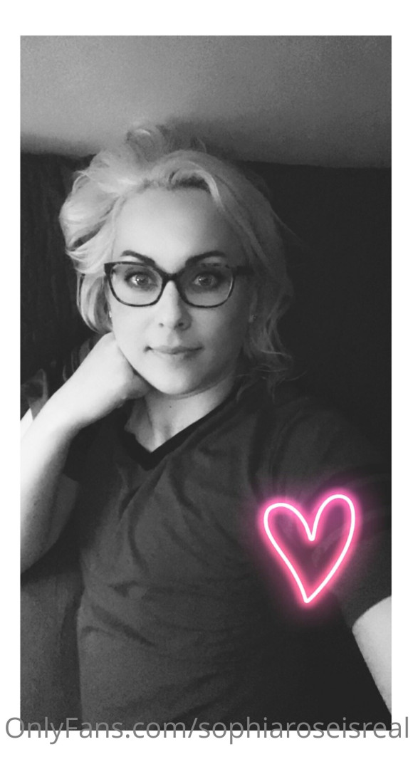 Photo by sophiaroseisreal published on May 17,2023 18:48:16 - BestThots