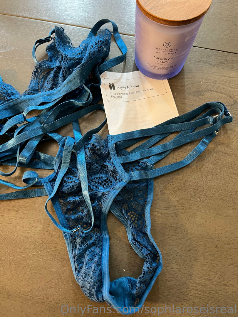 Photo by sophiaroseisreal published on May 17,2023 18:48:52 - BestThots