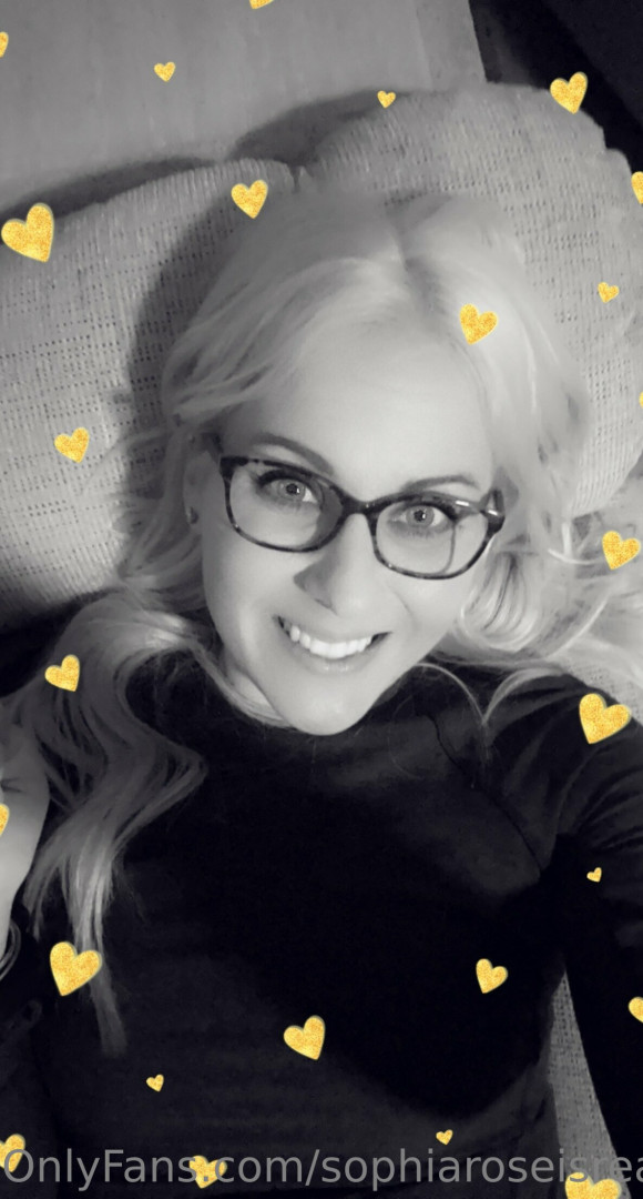 Photo by sophiaroseisreal published on May 17,2023 18:49:50 - BestThots