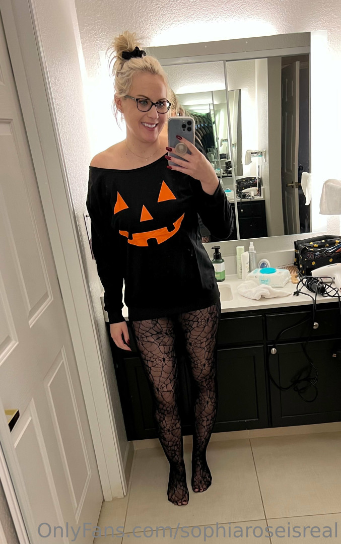 Photo by sophiaroseisreal published on May 17,2023 18:49:54 - BestThots