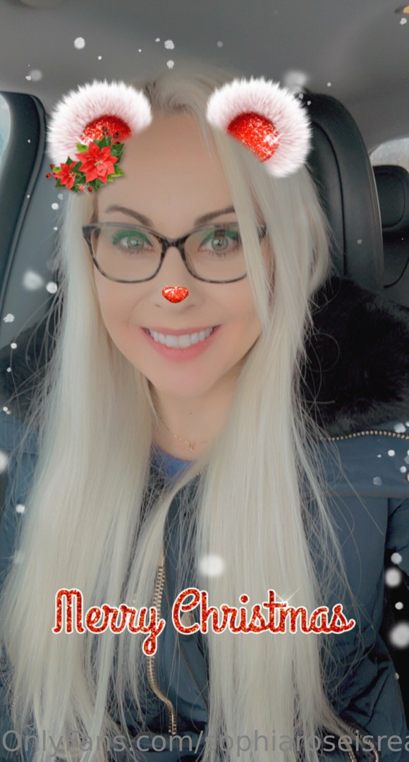 Photo by sophiaroseisreal published on May 17,2023 18:49:59 - BestThots