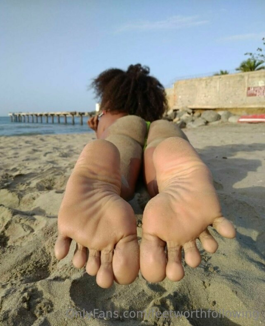 Photo by feetworthfollowing published on June 28,2023 05:04:54 - BestThots