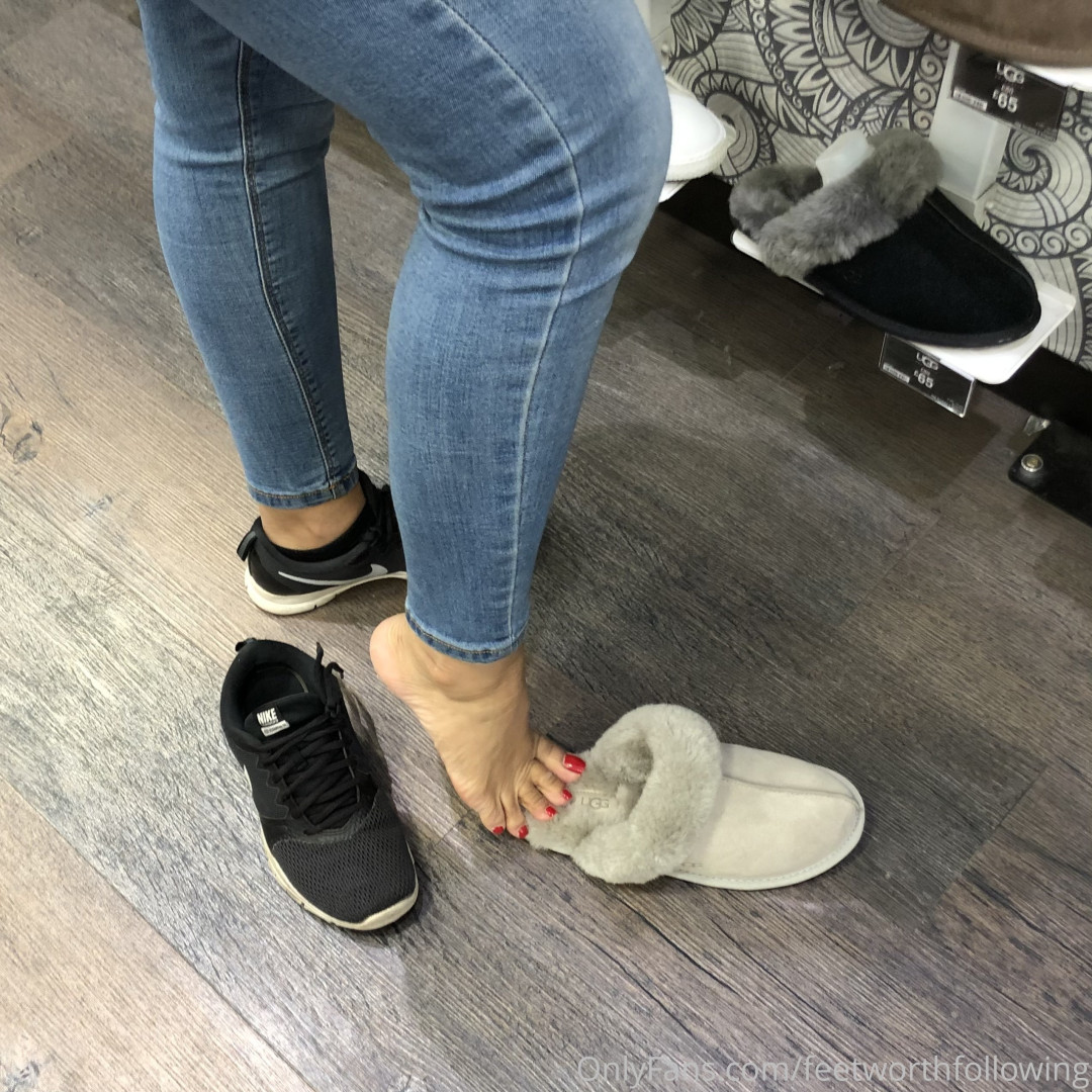 Photo by feetworthfollowing published on June 28,2023 05:07:32 - BestThots