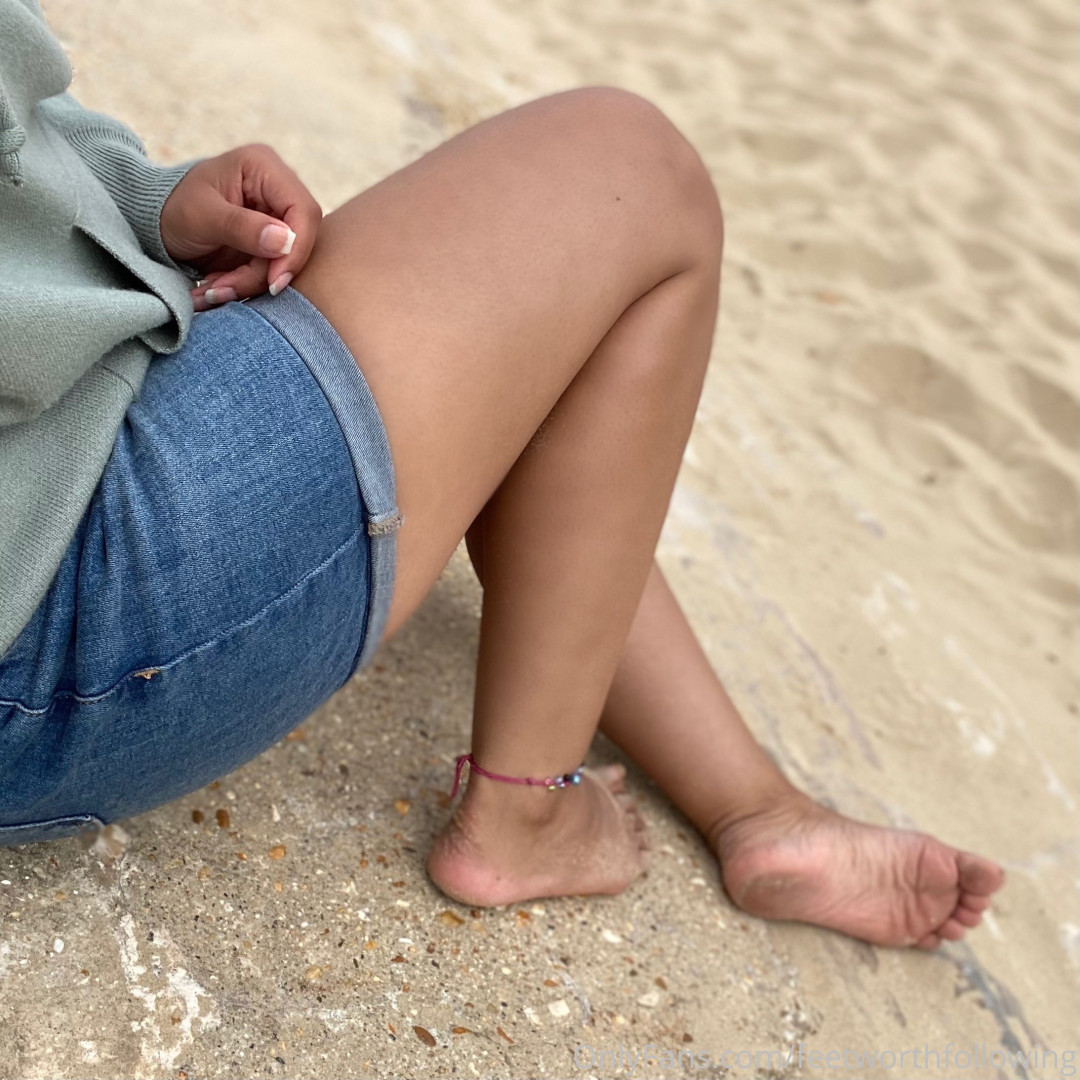 Photo by feetworthfollowing published on June 28,2023 05:08:16 - BestThots