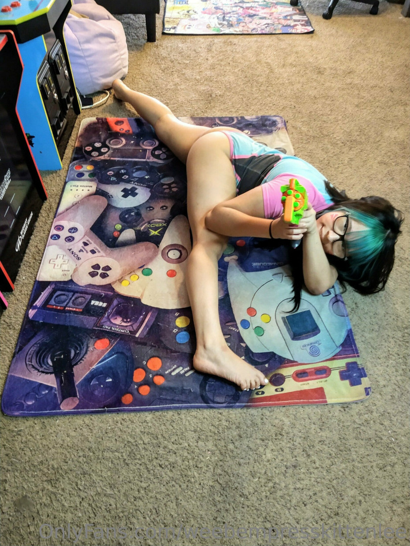 Photo by weebempresskittenlee published on June 3,2023 23:59:55 - BestThots