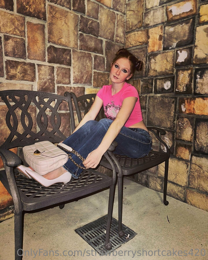 Photo by strawberryshortcakes420 published on May 17,2023 14:32:52 - BestThots