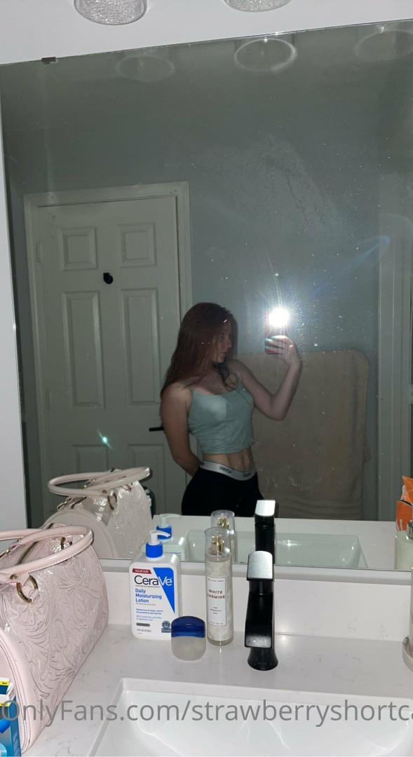 Photo by strawberryshortcakes420 published on May 17,2023 14:34:21 - BestThots