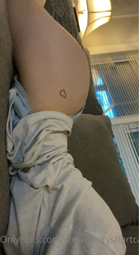 Photo by strawberryshortcakes420 published on May 17,2023 14:34:39 - BestThots