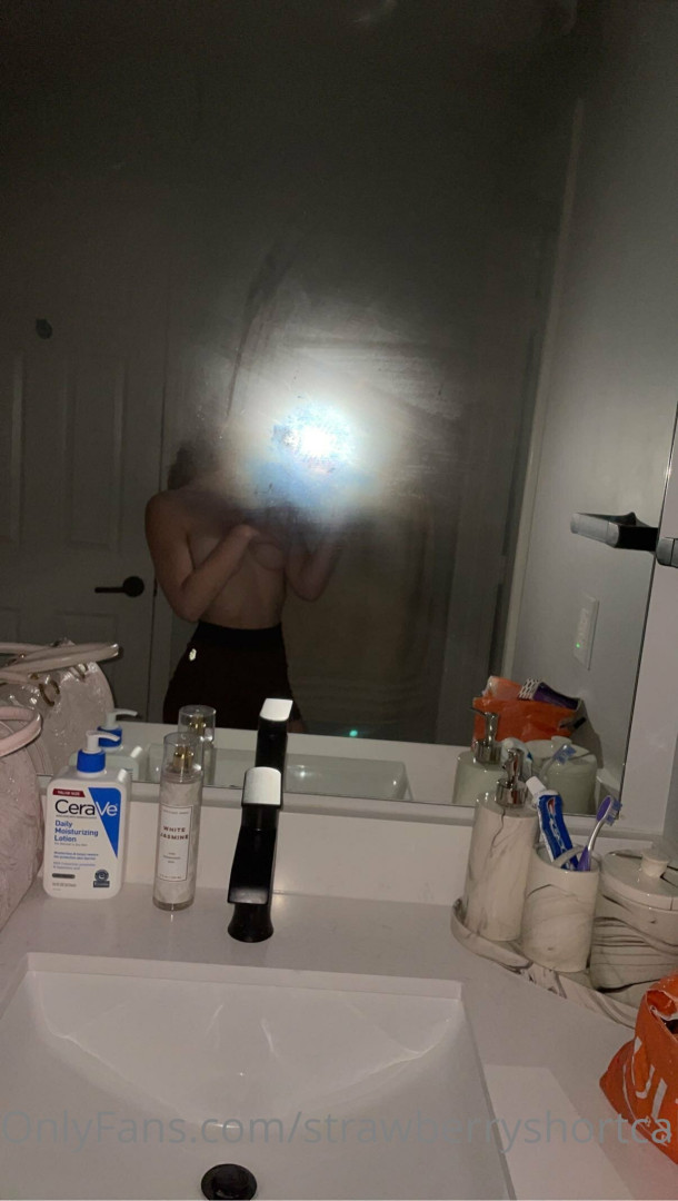 Photo by strawberryshortcakes420 published on May 17,2023 14:35:18 - BestThots