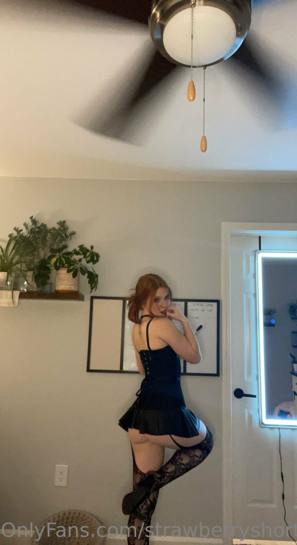 Photo by strawberryshortcakes420 published on May 17,2023 14:36:07 - BestThots