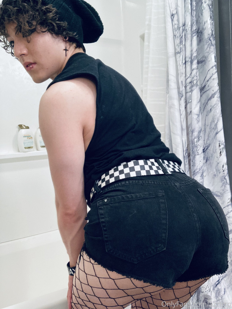 Photo by azztrro published on November 29,2023 15:14:47 - BestThots