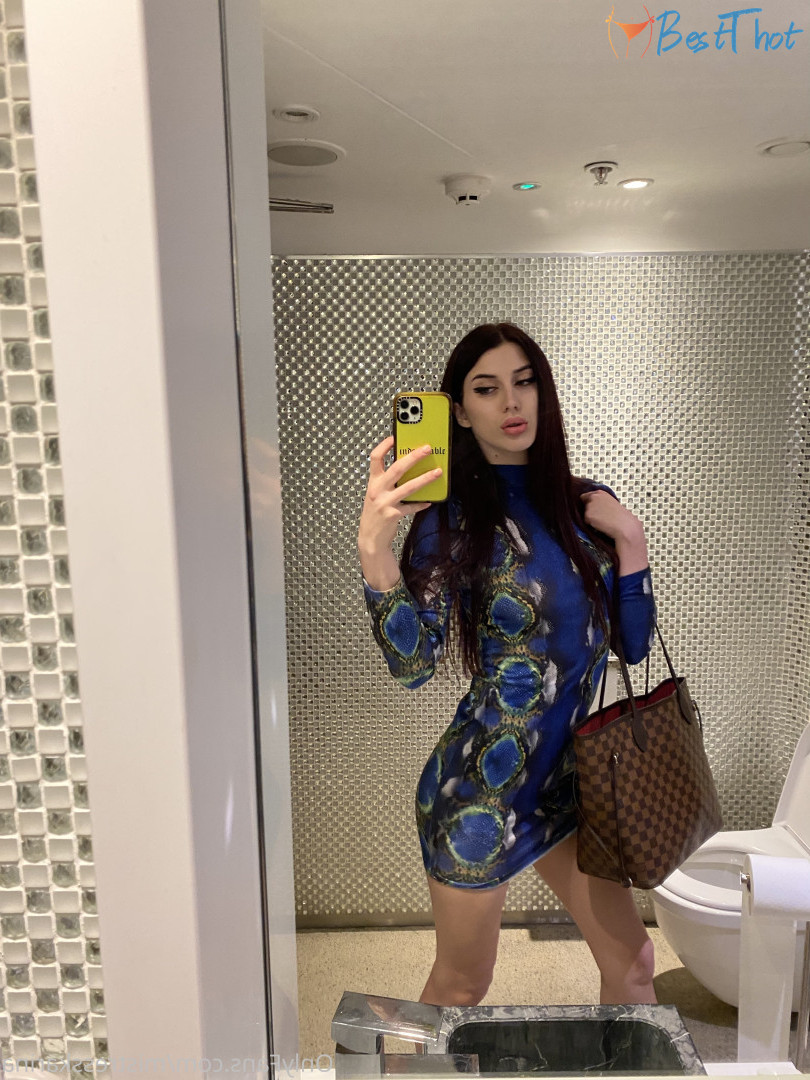 Photo by mistresskarina published on December 25,2024 08:11:02 - BestThots