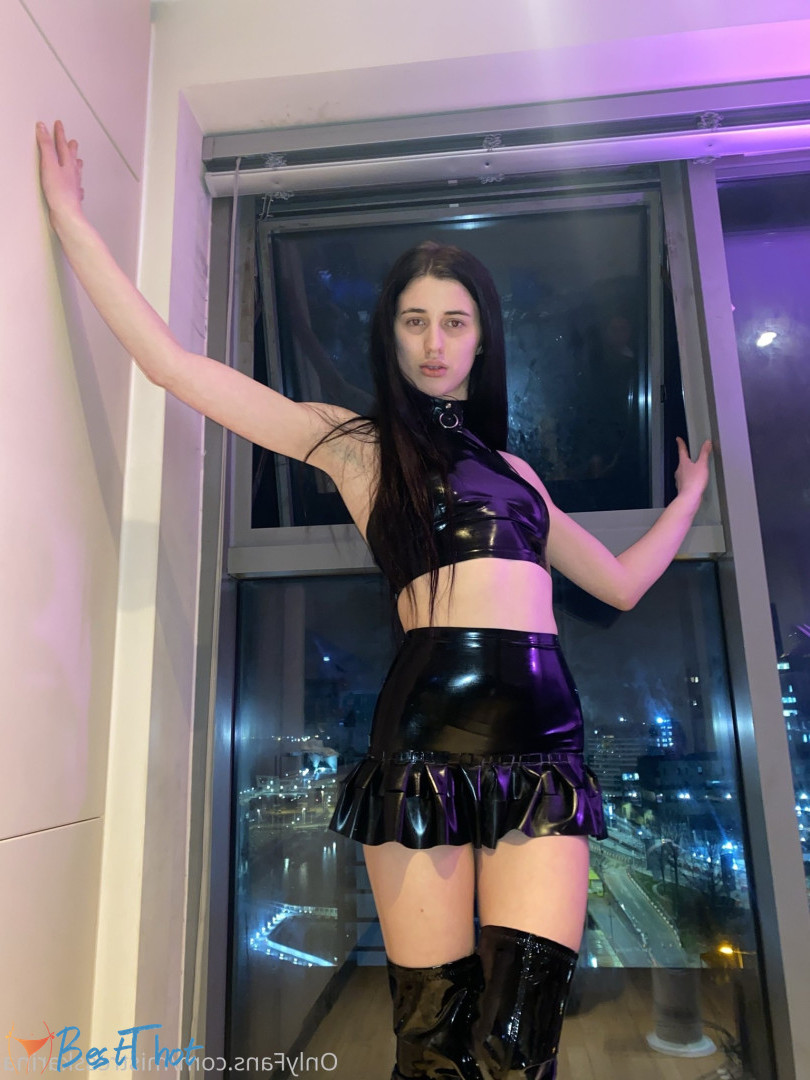 Photo by mistresskarina published on December 25,2024 08:11:26 - BestThots