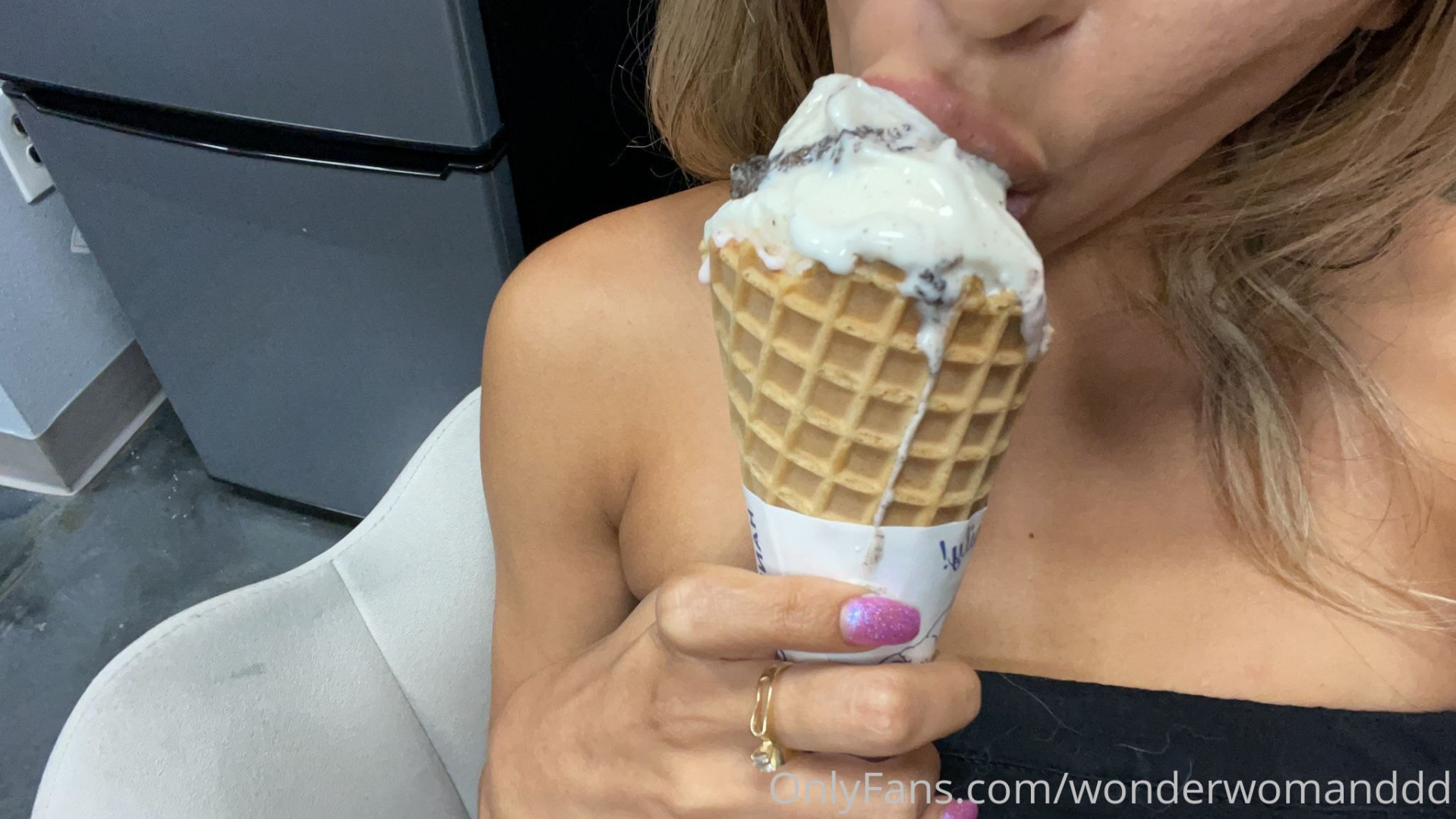 Photo by wonderwomanddd published on May 16,2023 00:27:38 - BestThots