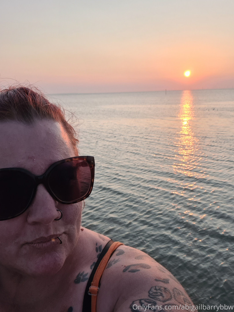 Photo by abigailbarrybbw published on November 20,2023 09:52:10 - BestThots