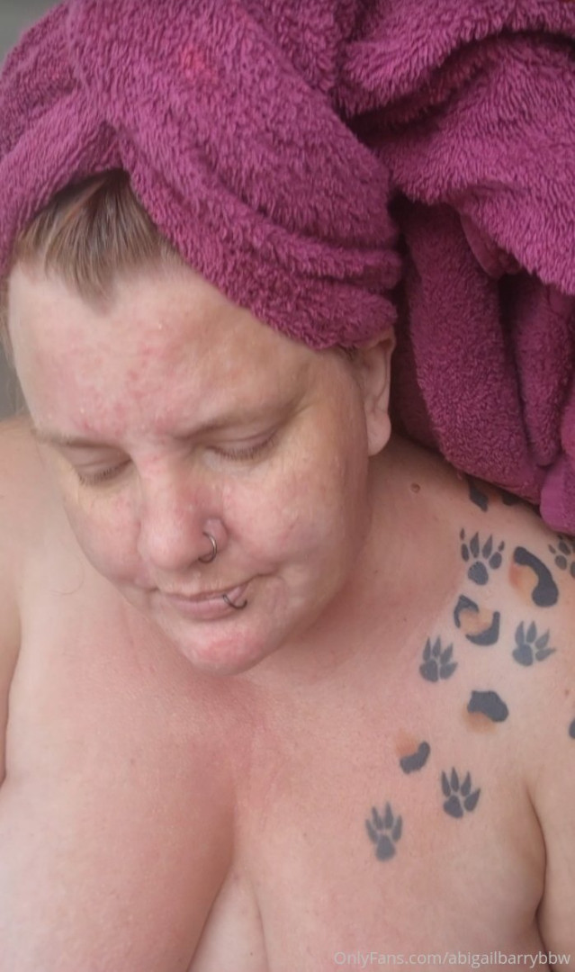 Photo by abigailbarrybbw published on November 20,2023 09:52:10 - BestThots