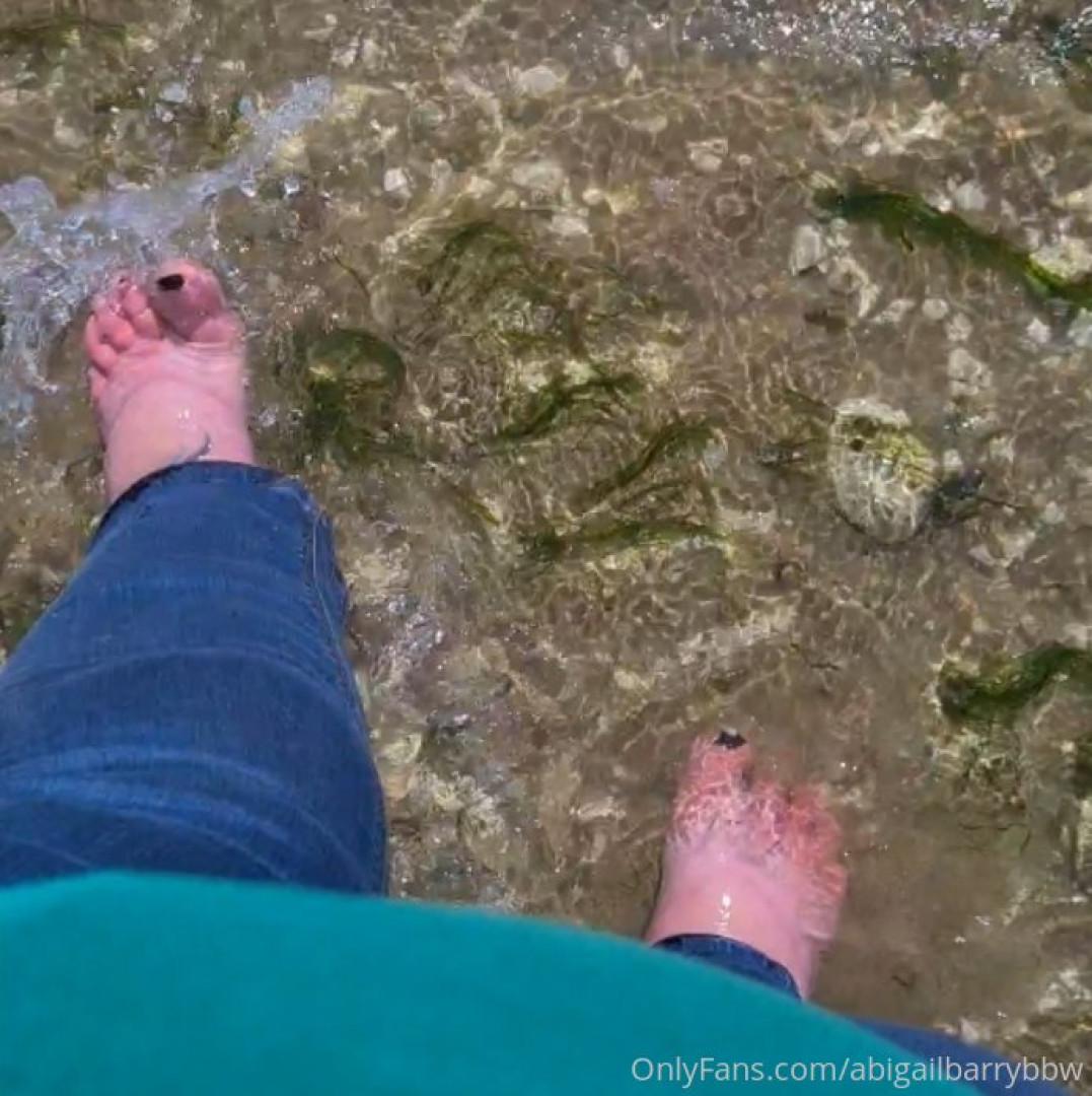 Photo by abigailbarrybbw published on November 20,2023 09:52:16 - BestThots