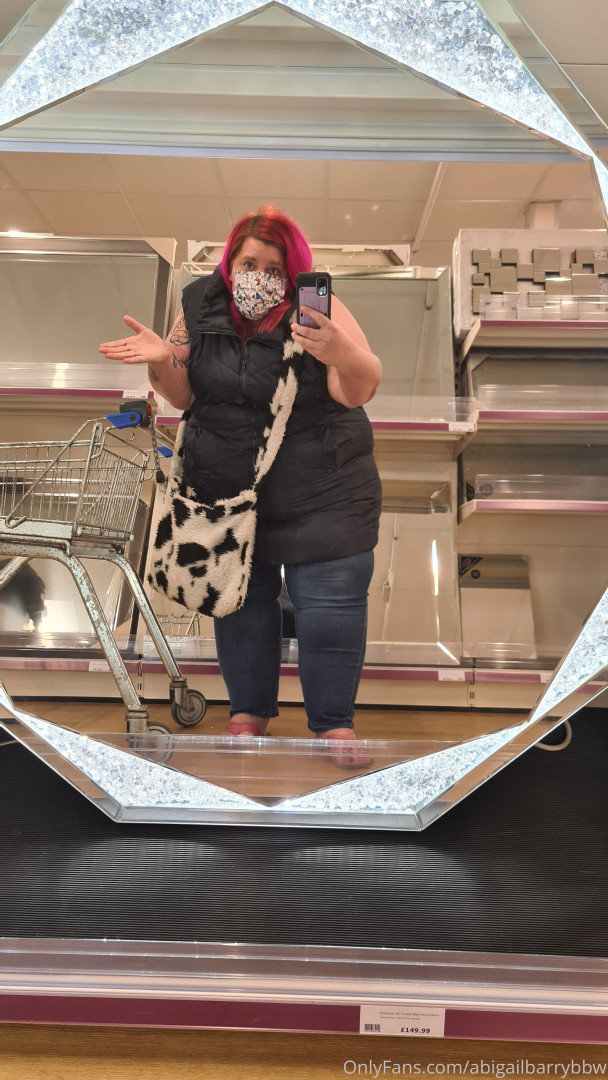 Photo by abigailbarrybbw published on November 20,2023 09:52:44 - BestThots