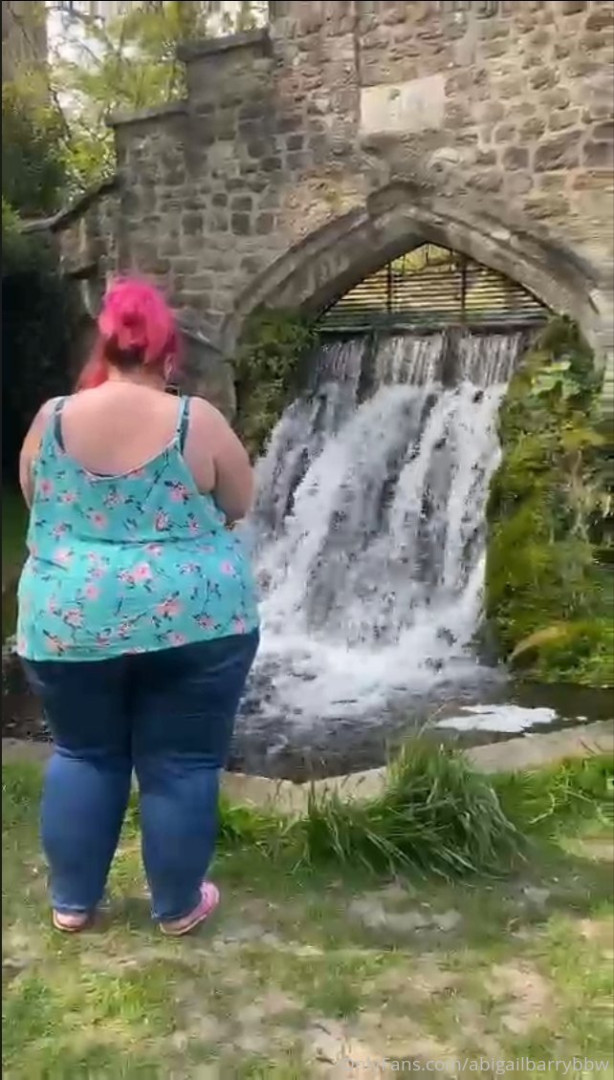 Photo by abigailbarrybbw published on November 20,2023 09:52:48 - BestThots