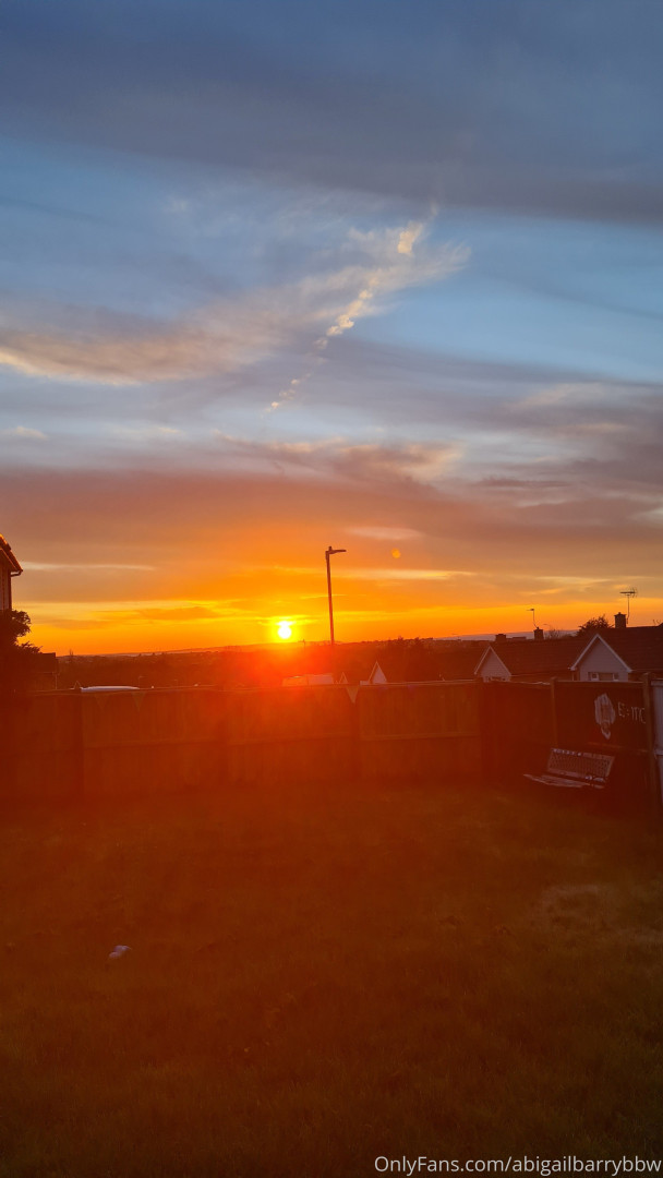 Photo by abigailbarrybbw published on November 20,2023 09:53:04 - BestThots