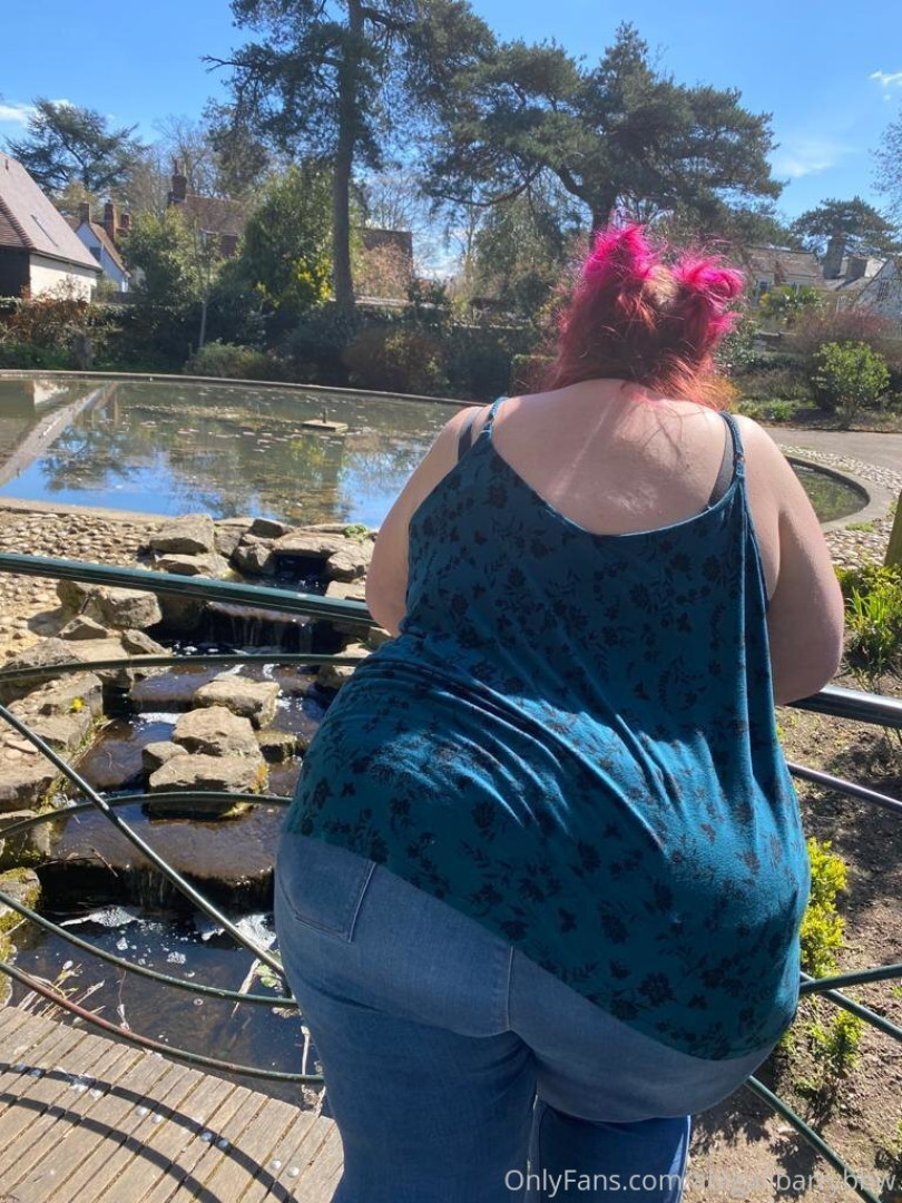 Photo by abigailbarrybbw published on November 20,2023 09:53:05 - BestThots