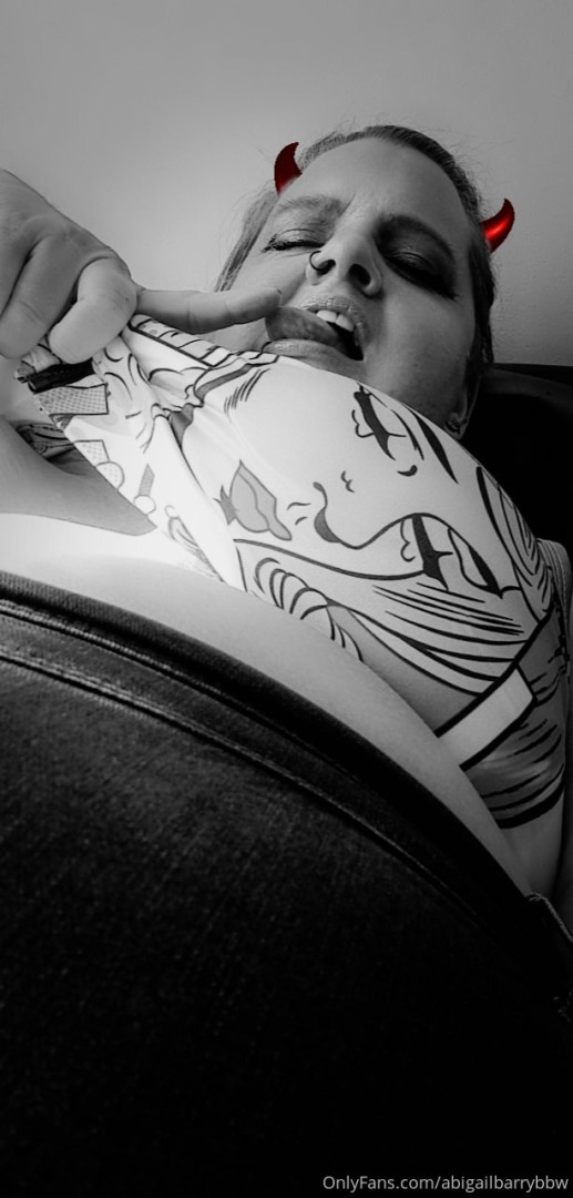 Photo by abigailbarrybbw published on November 20,2023 09:53:18 - BestThots