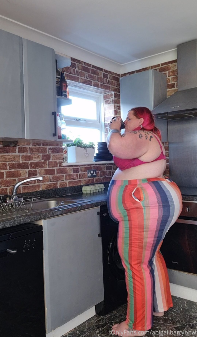 Photo by abigailbarrybbw published on November 20,2023 09:53:24 - BestThots