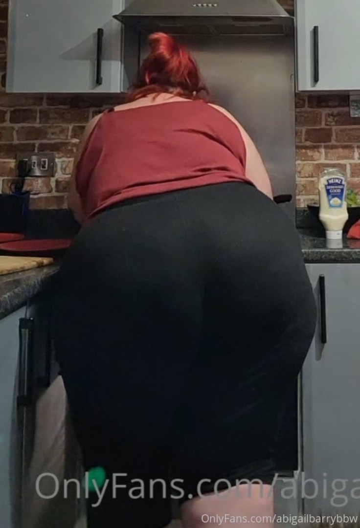 Photo by abigailbarrybbw published on November 20,2023 09:54:05 - BestThots