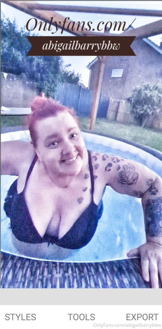 Photo by abigailbarrybbw published on November 20,2023 09:54:19 - BestThots