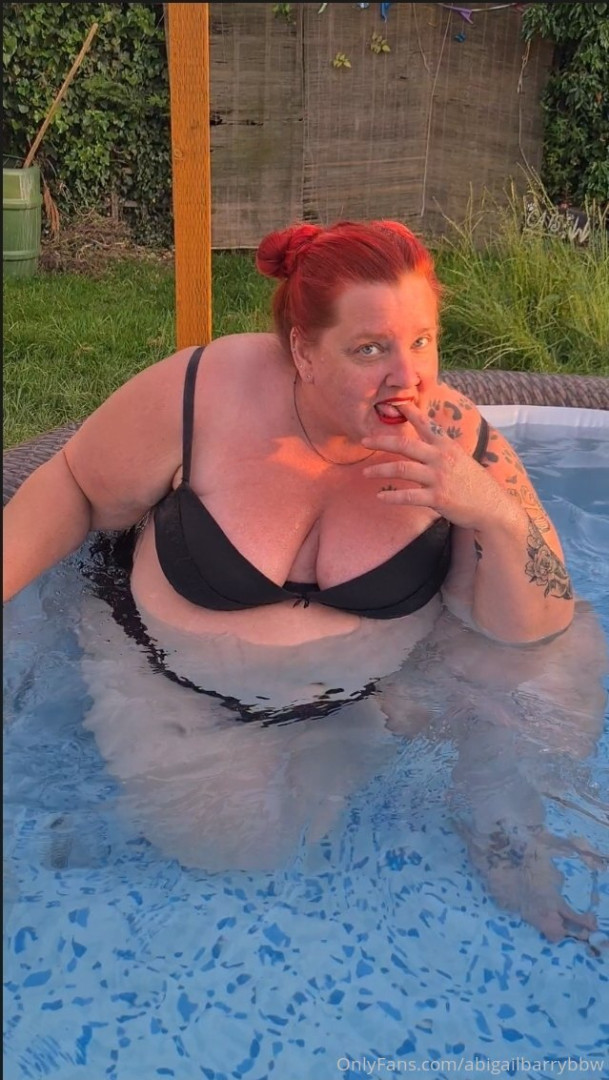 Photo by abigailbarrybbw published on November 20,2023 09:54:41 - BestThots