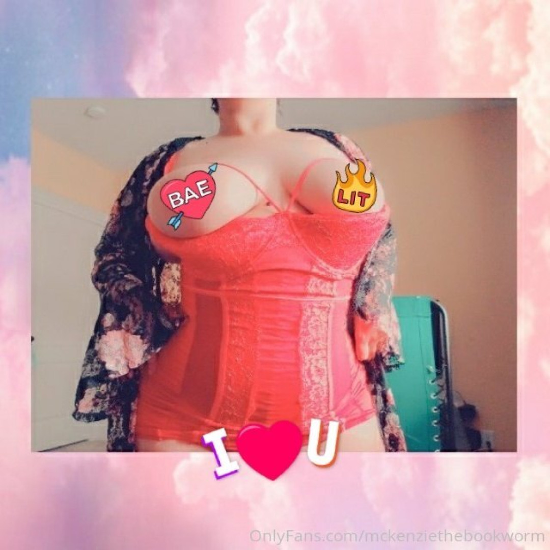 Photo by mckenziethebookworm published on October 17,2023 07:00:35 - BestThots